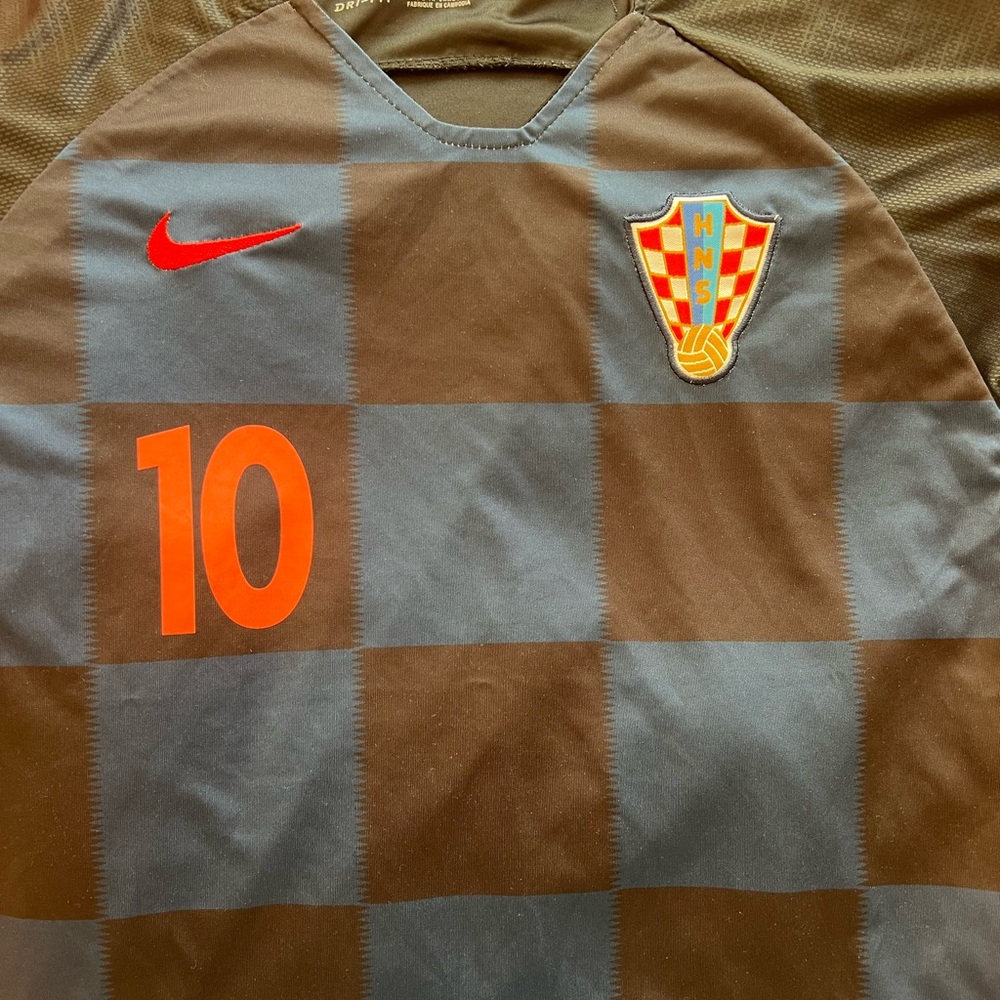 Boys athletic shirt 14 year old - Picture 2 of 5